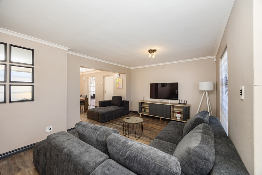 To Let 3 Bedroom Property for Rent in West Beach Western Cape